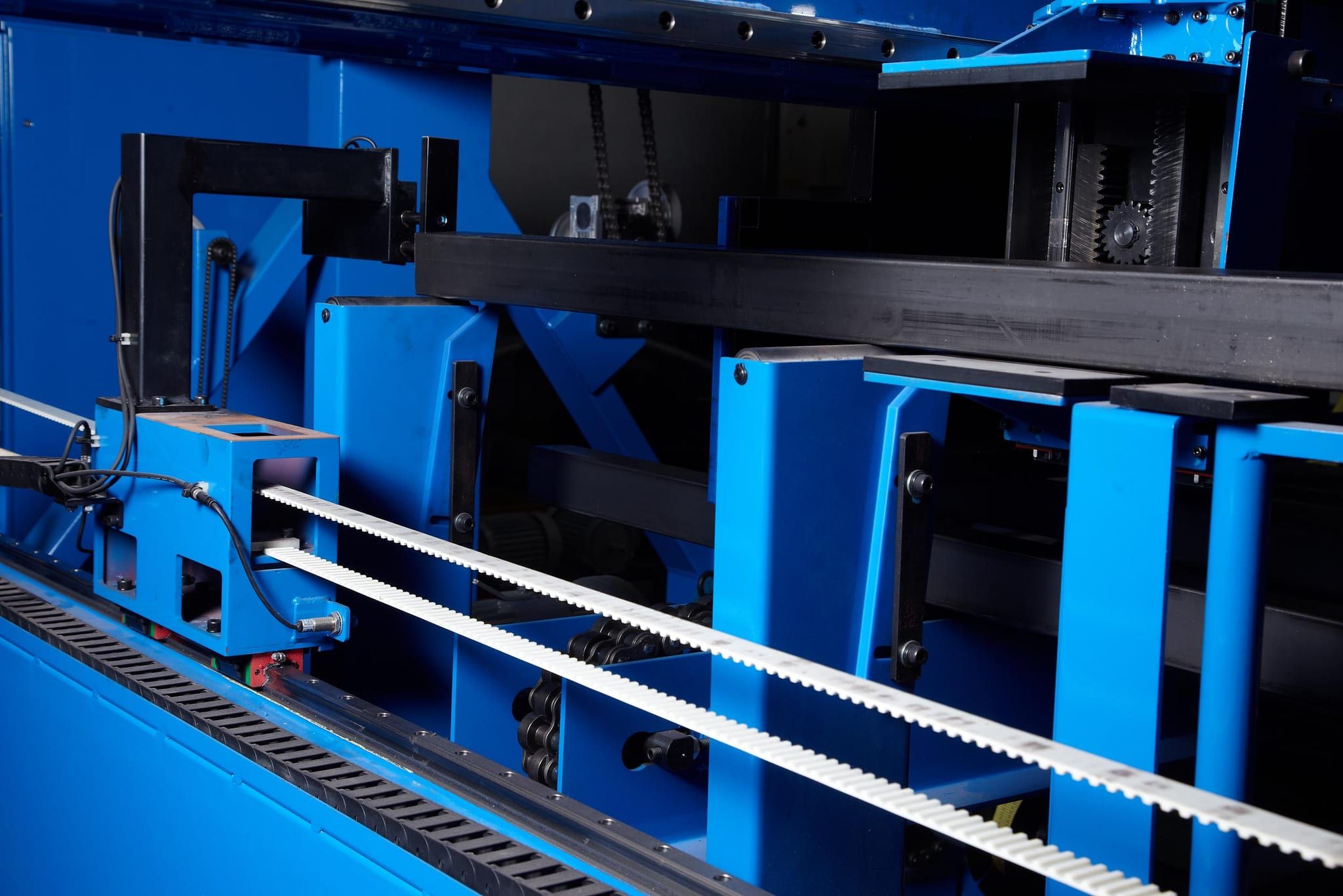 SLT-150 tube feed conveyor