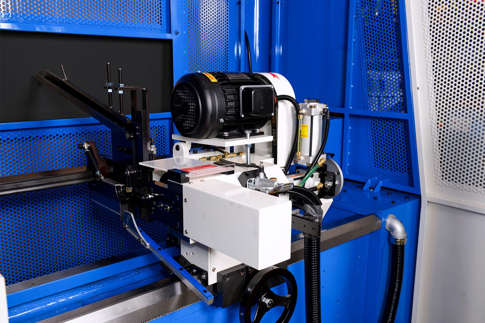 Rail-Guided Tool Head