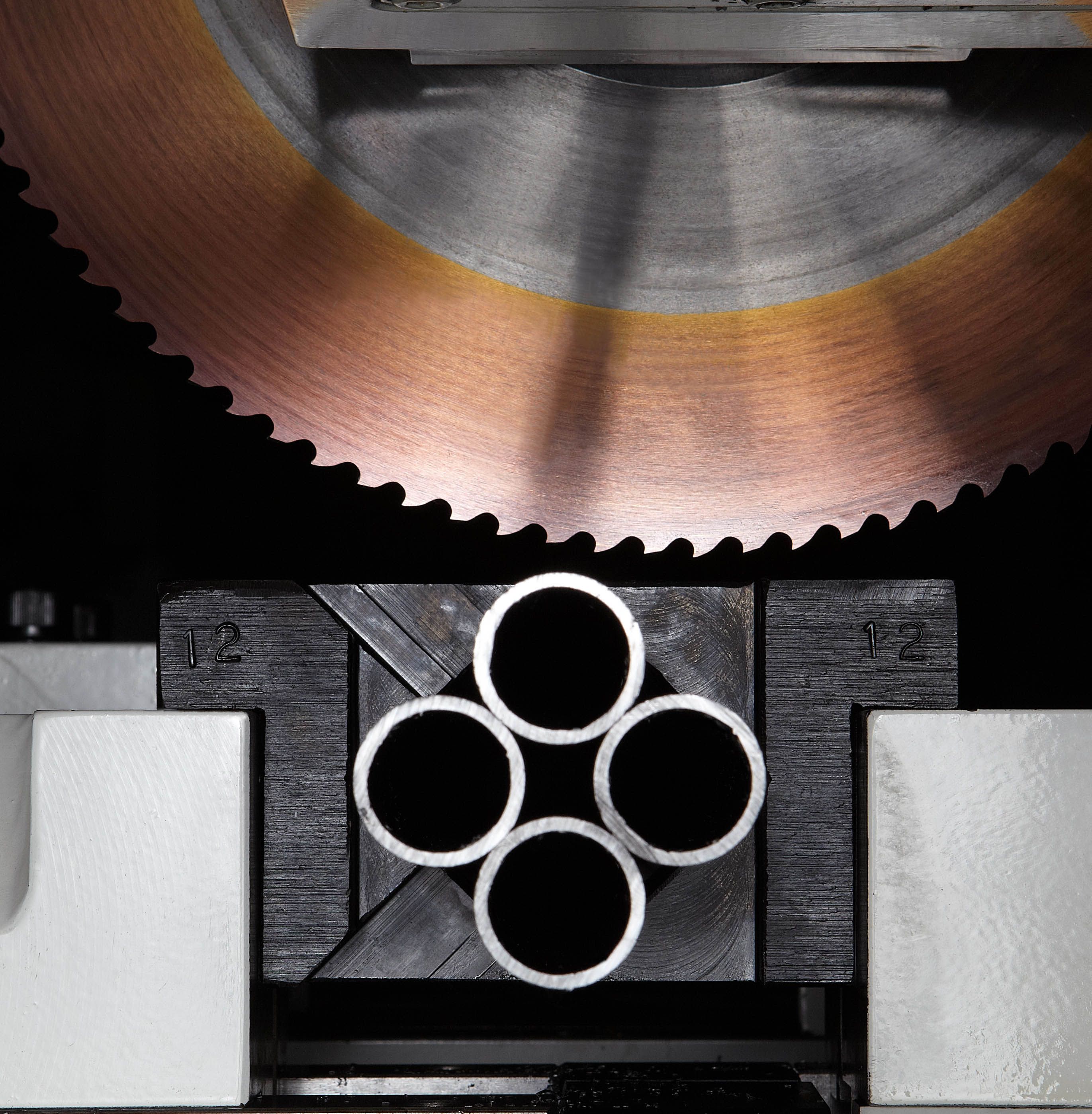 Bundle Cutting with V-Type Clamp