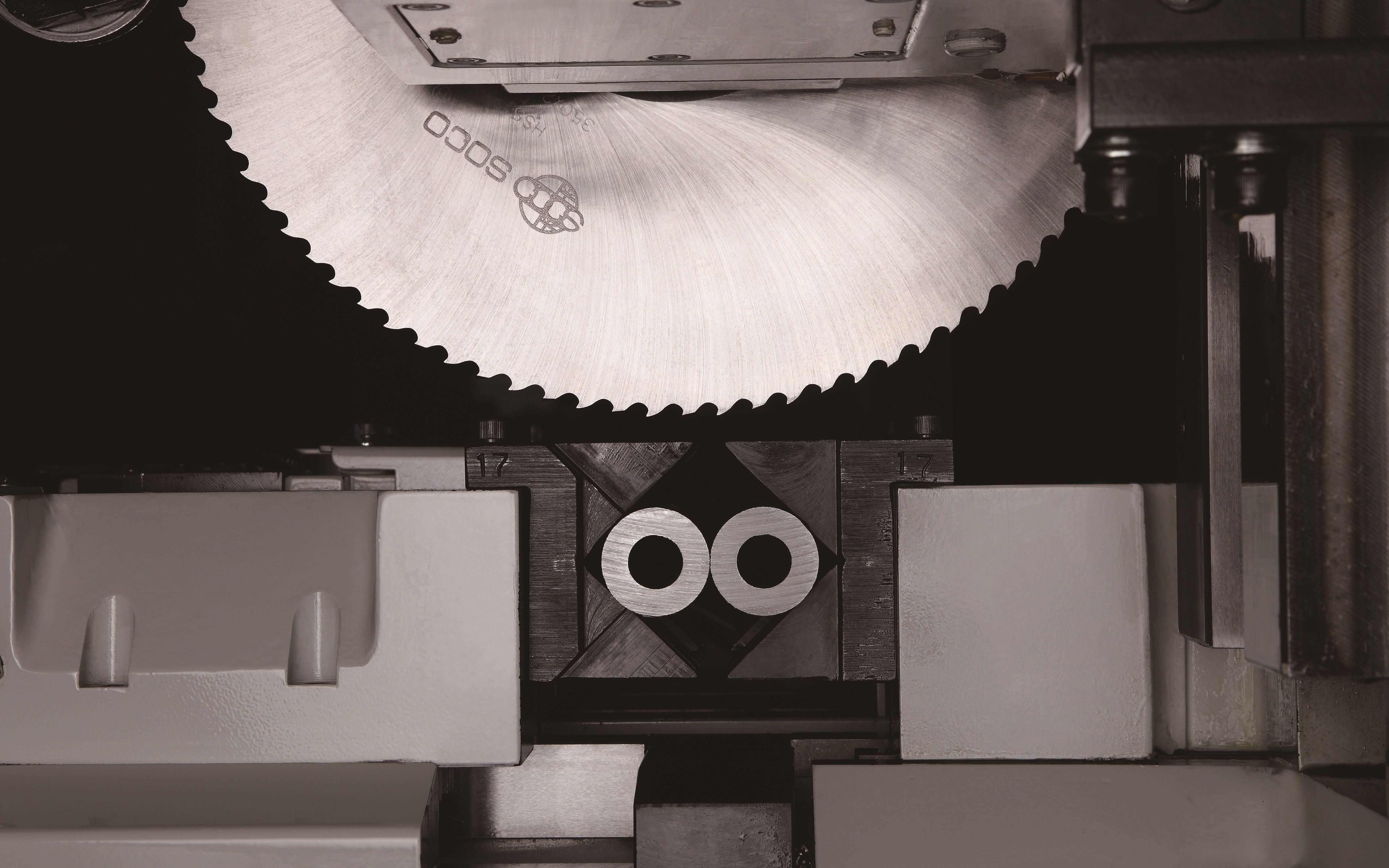 Multi-Tube V-Clamp Cutting
