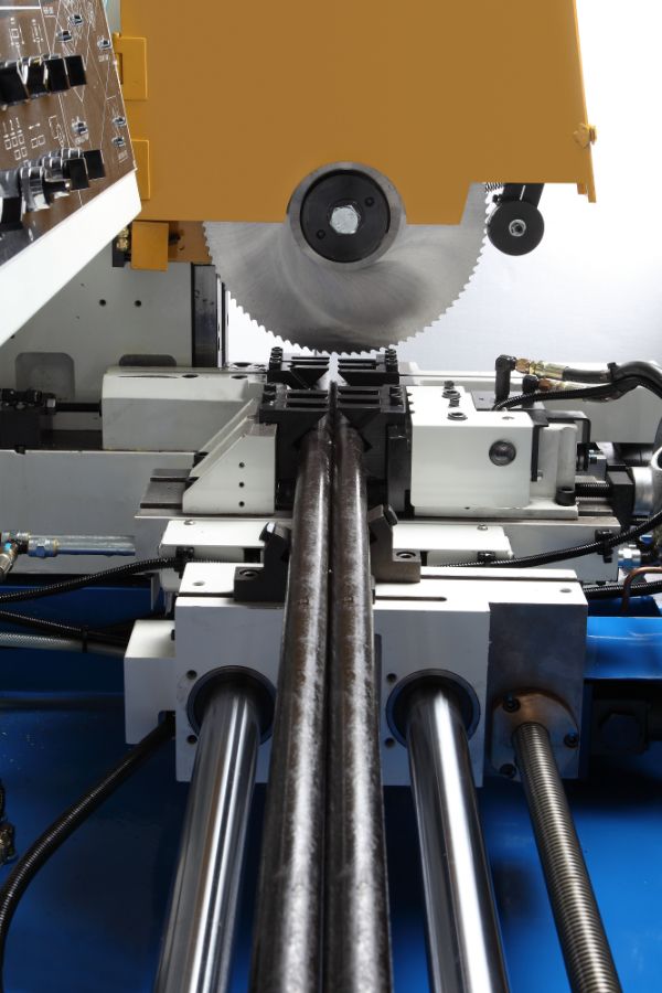 Hydraulic Feeding Carriage