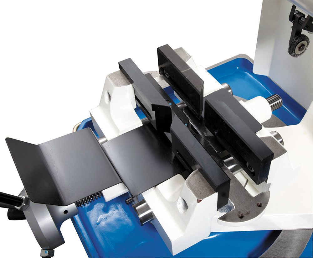 Self-Centering Clamping Vise