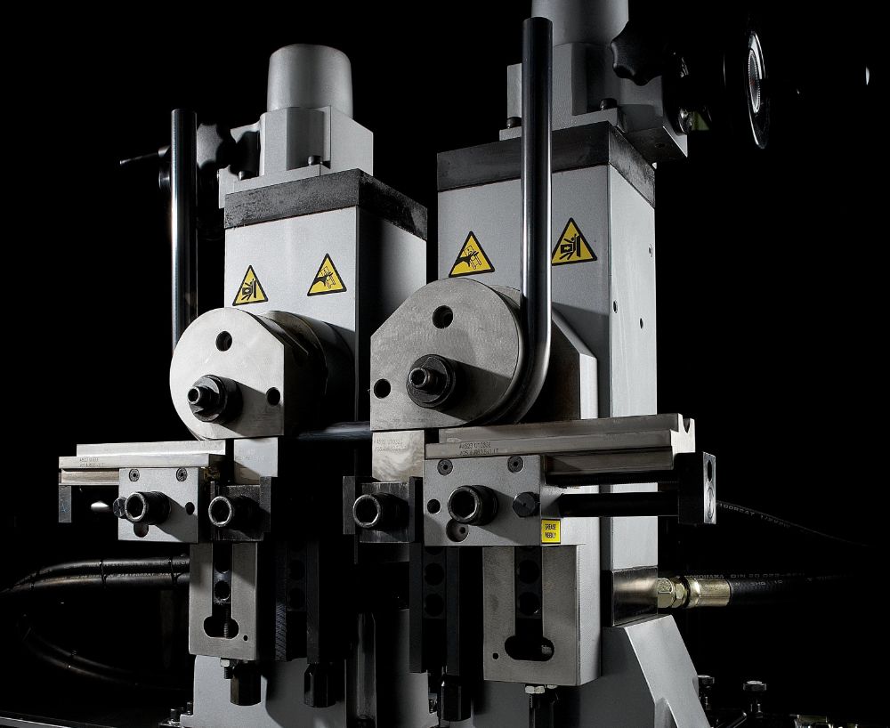 Dual 90° Rotating Bending Heads